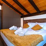 Vila Luxury Meden Dol With Heated Pool, Hot-tub, 2 Saunas *