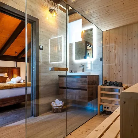 Luxury Meden Dol With Heated Pool, Hot-tub, 2 Saunas