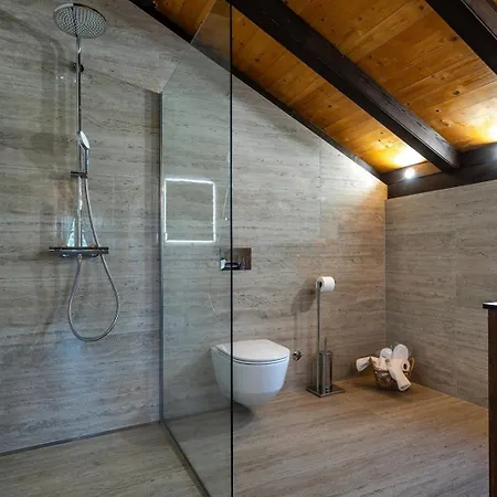 Villa Luxury Meden Dol With Heated Pool, Hot-tub, 2 Saunas Skradin