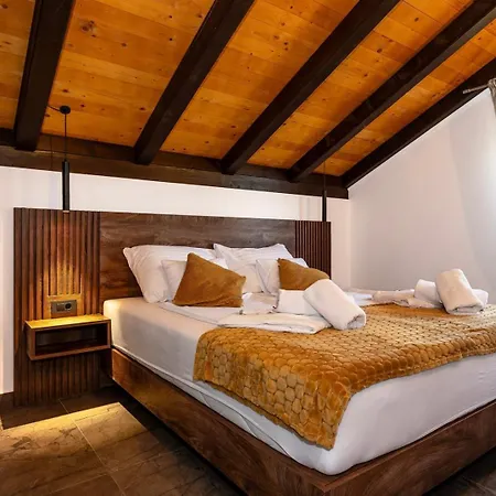 Luxury Meden Dol With Heated Pool, Hot-tub, 2 Saunas * Skradin