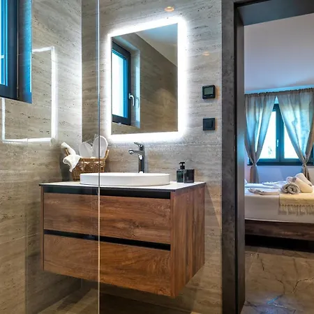 Luxury Meden Dol With Heated Pool, Hot-tub, 2 Saunas Villa *