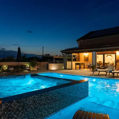 Luxury Meden Dol With Heated Pool, Hot-tub, 2 Saunas Villa Skradin