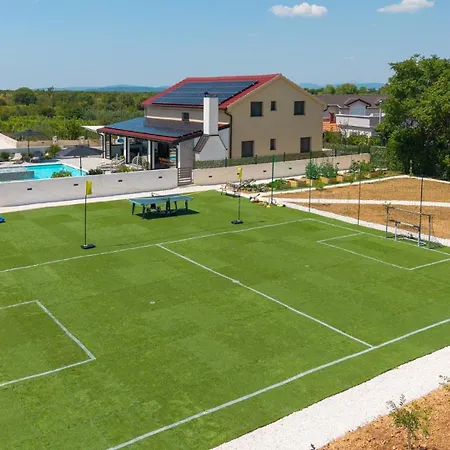 Luxury Meden Dol With Heated Pool, Hot-tub, 2 Saunas Villa *