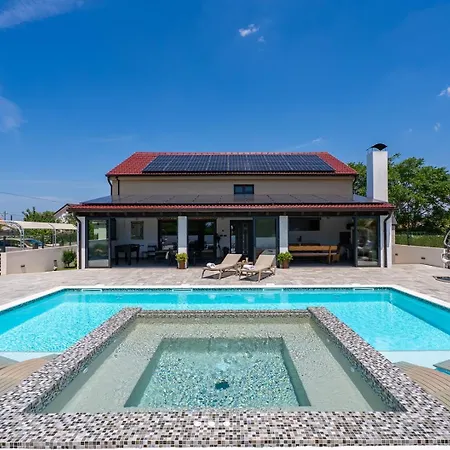 Luxury Meden Dol With Heated Pool, Hot-tub, 2 Saunas Βίλα *
