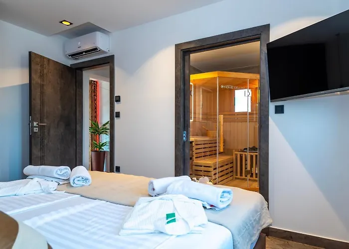 Luxury Meden Dol With Heated Pool, Hot-tub, 2 Saunas Villa