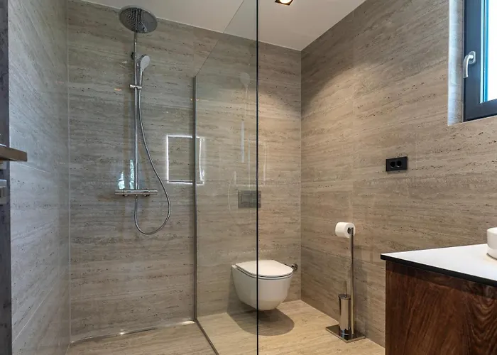 Villa Luxury Meden Dol With Heated Pool, Hot-tub, 2 Saunas