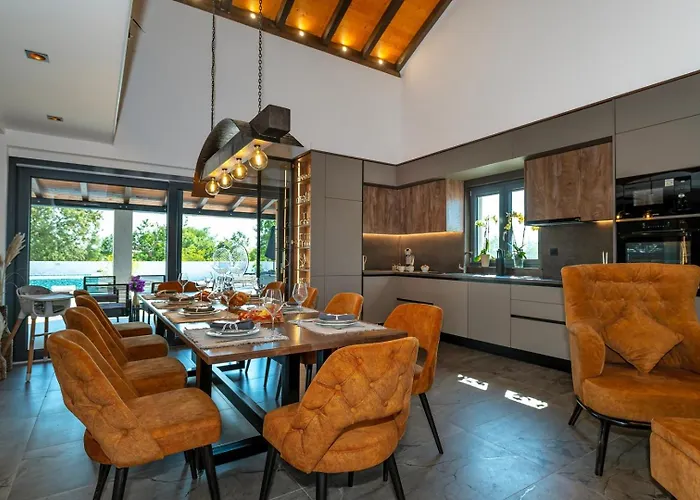 Luxury Meden Dol With Heated Pool, Hot-tub, 2 Saunas * Skradin