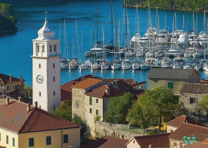 Luxury Meden Dol With Heated Pool, Hot-tub, 2 Saunas *