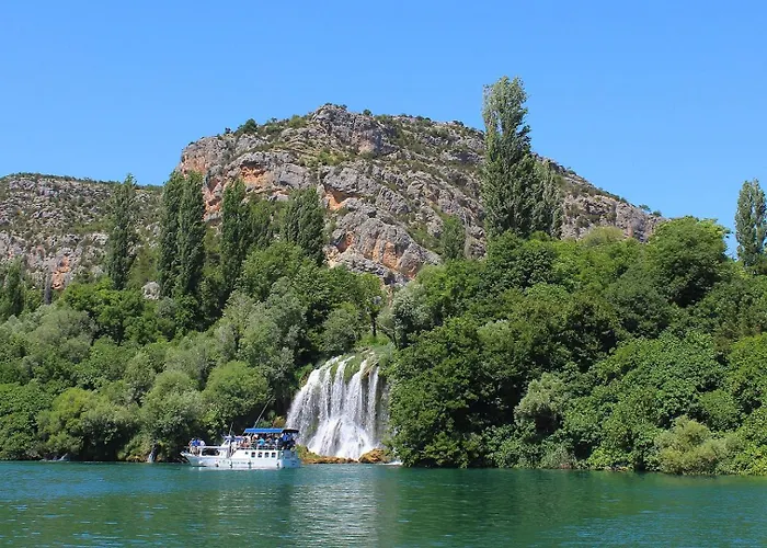 Villa Luxury Meden Dol With Heated Pool, Hot-tub, 2 Saunas Skradin