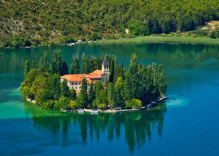 Luxury Meden Dol With Heated Pool, Hot-tub, 2 Saunas Villa