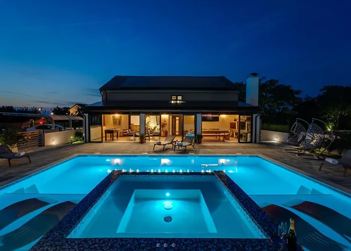 Luxury Meden Dol With Heated Pool, Hot-tub, 2 Saunas Villa *