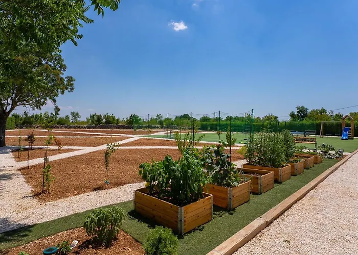 Luxury Meden Dol With Heated Pool, Hot-tub, 2 Saunas * Skradin