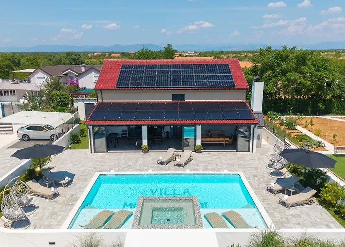 Villa Luxury Meden Dol With Heated Pool, Hot-tub, 2 Saunas