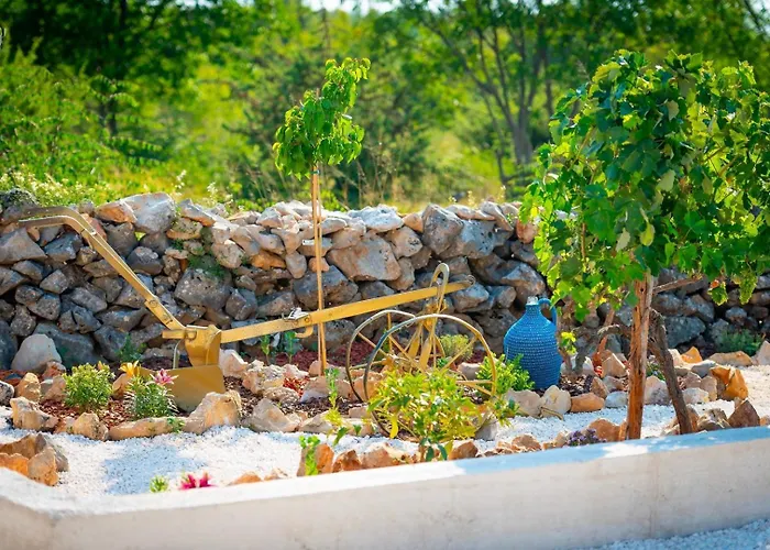 Luxury Meden Dol With Heated Pool, Hot-tub, 2 Saunas *