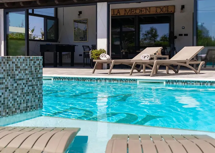 Luxury Meden Dol With Heated Pool, Hot-tub, 2 Saunas