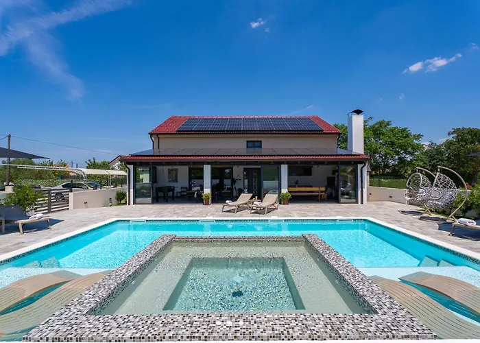 Luxury Meden Dol With Heated Pool, Hot-tub, 2 Saunas Villa *