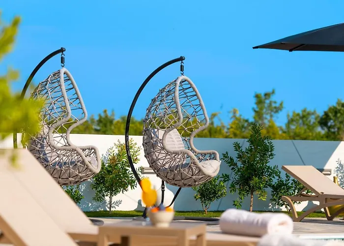 Luxury Meden Dol With Heated Pool, Hot-tub, 2 Saunas *